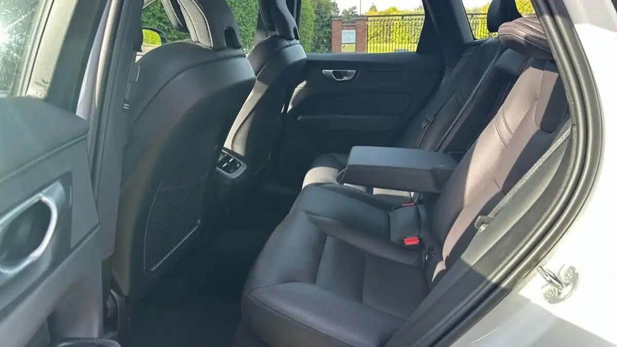 2023-volvo-xc60-20td-b4-plus-big-27