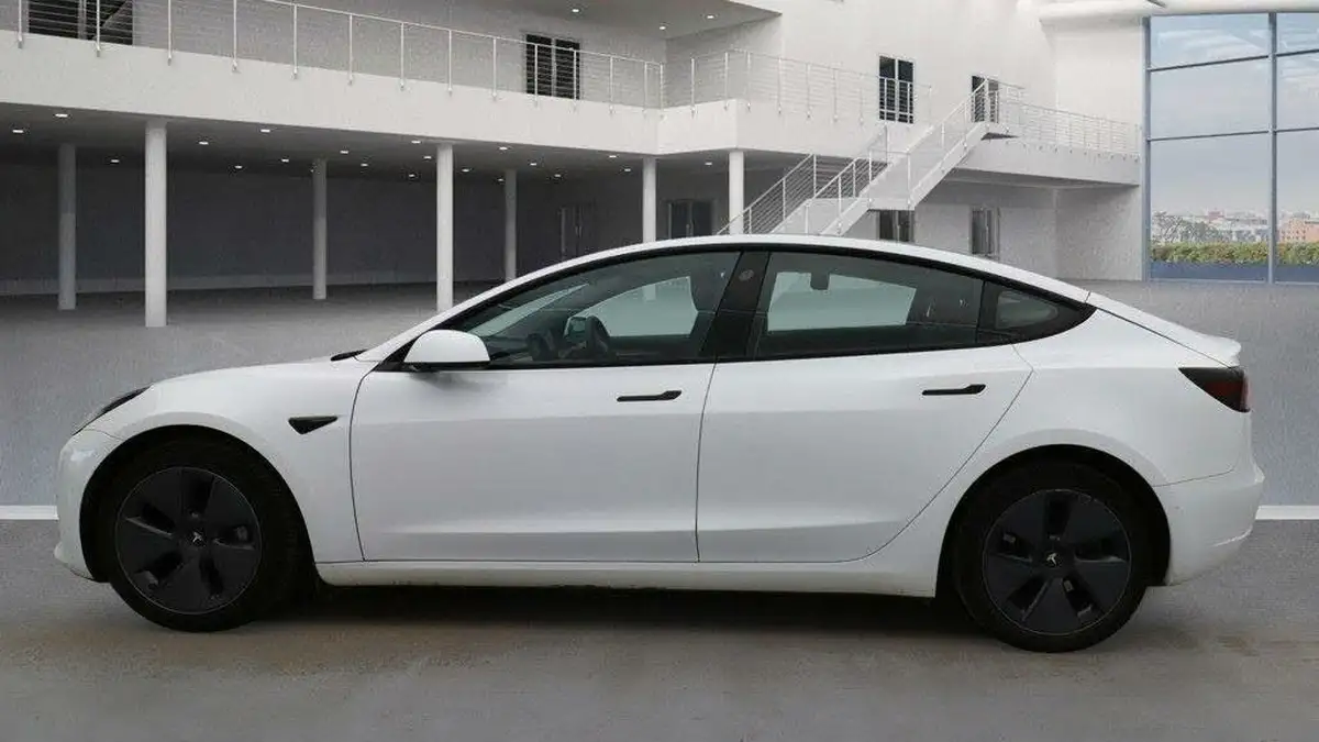2022-tesla-model-3-e-long-range-big-4