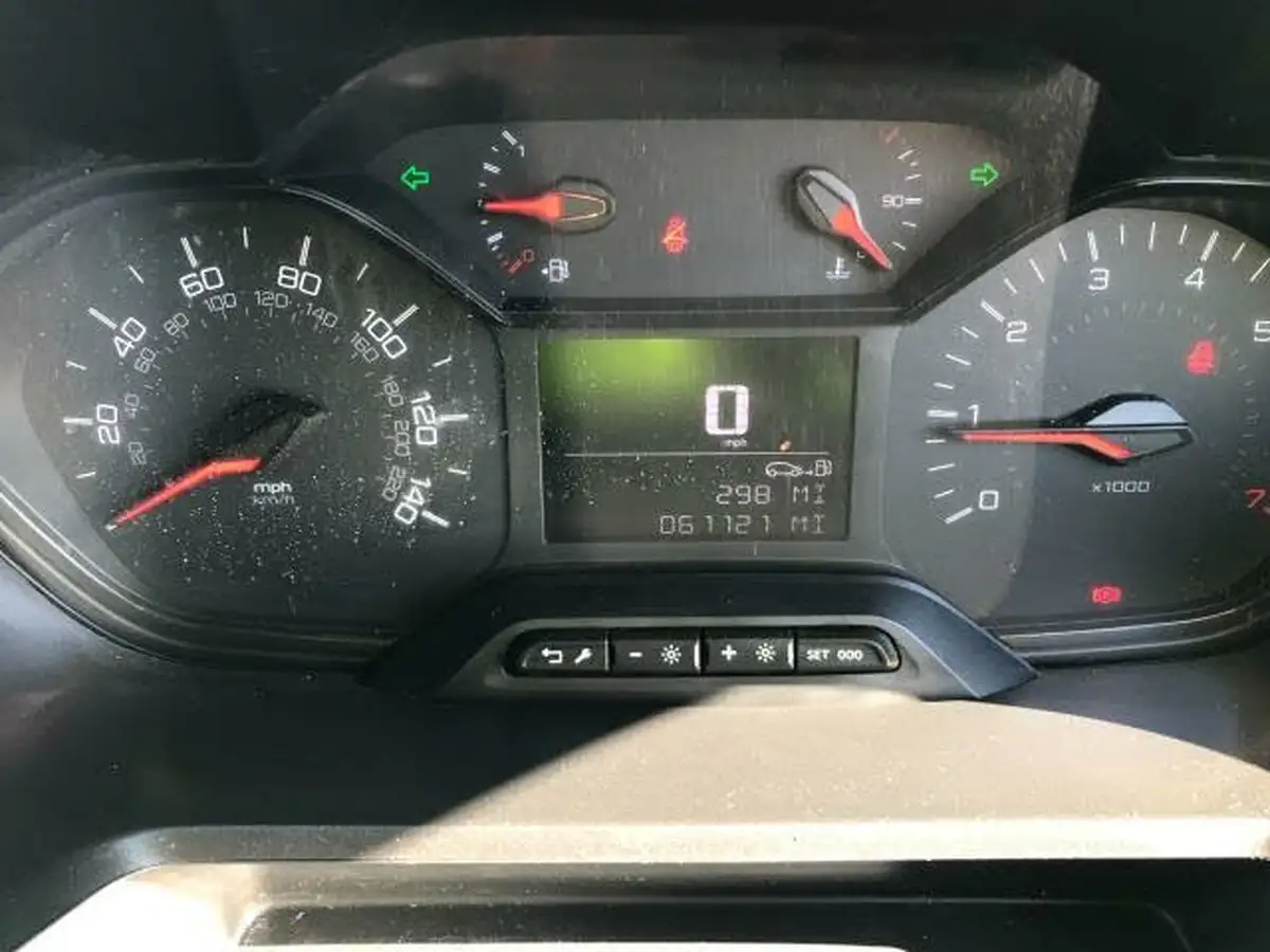 2020-peugeot-partner-15-bluehdi-1000-professional-100ps-eu6dt-panel-big-13