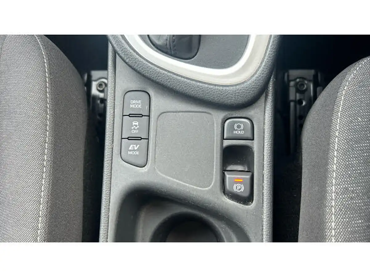 2022-toyota-yaris-15-vvt-i-design-big-23