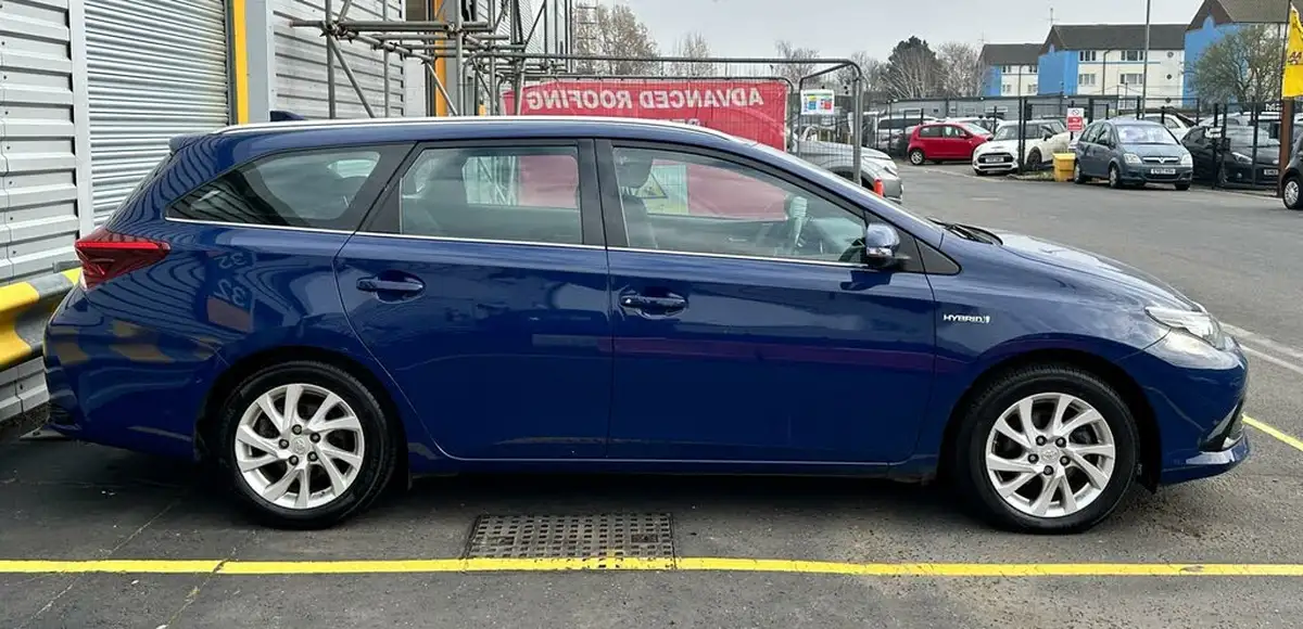2018-toyota-auris-18-vvt-i-hsd-icon-tech-estate-big-7