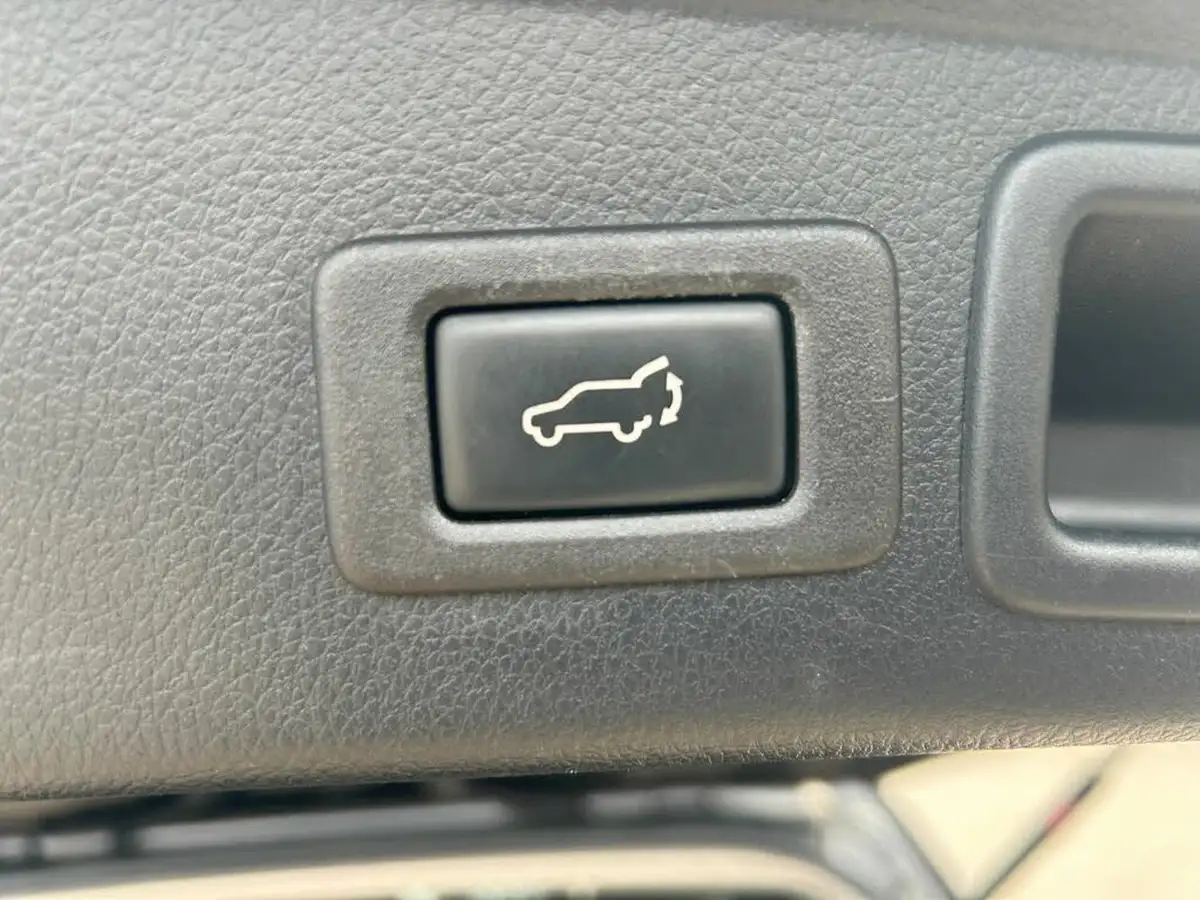 2016-subaru-forester-big-11