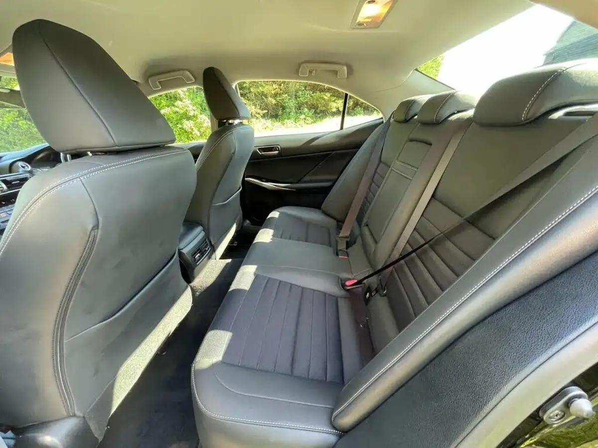 2017-lexus-is-300h-25-executive-edition-big-44