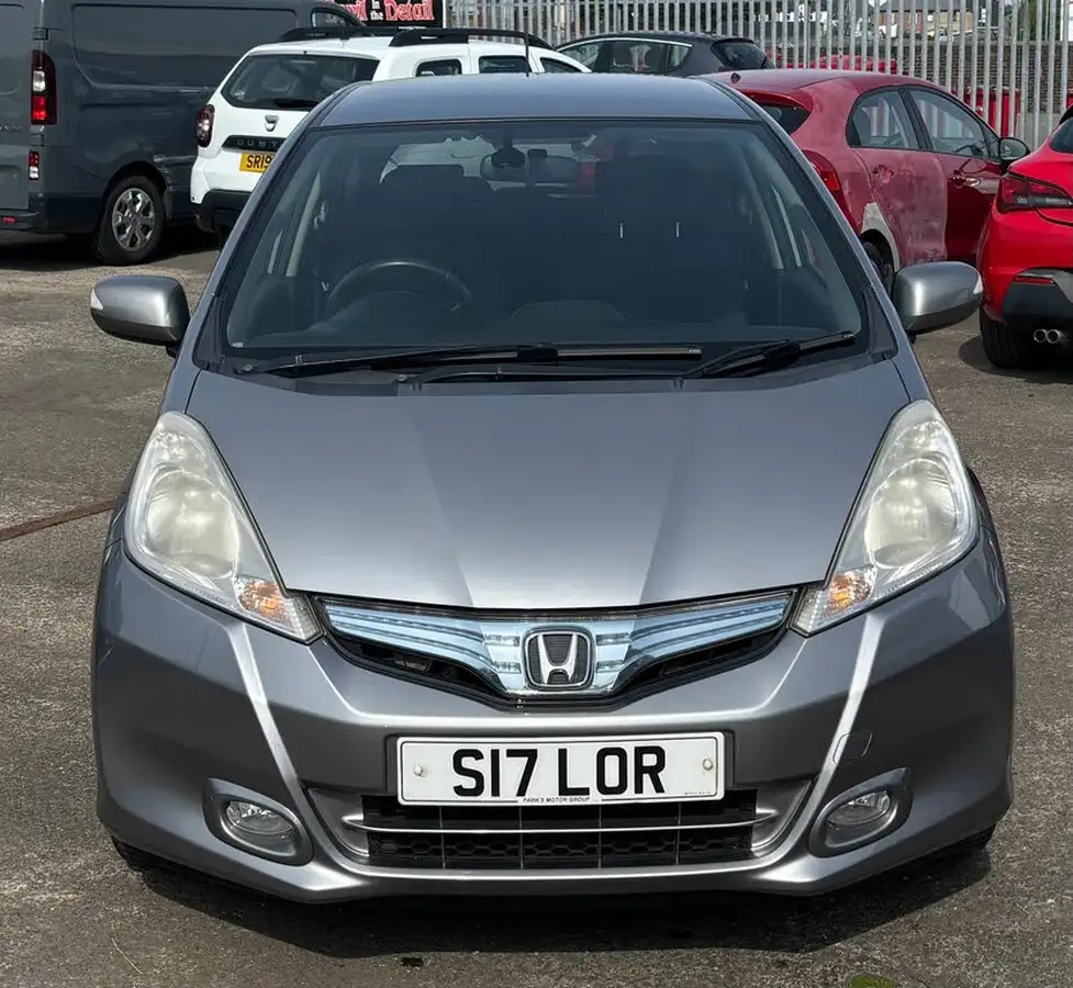 2011-honda-jazz-13-hs-big-1