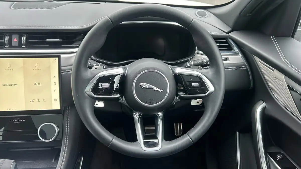 2023-jaguar-f-pace-20-p250-r-dynamic-se-black-big-14
