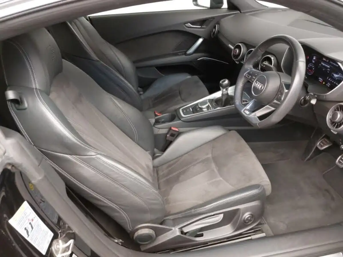 2018-audi-tt-coupe-18-tfsi-black-edition-big-5