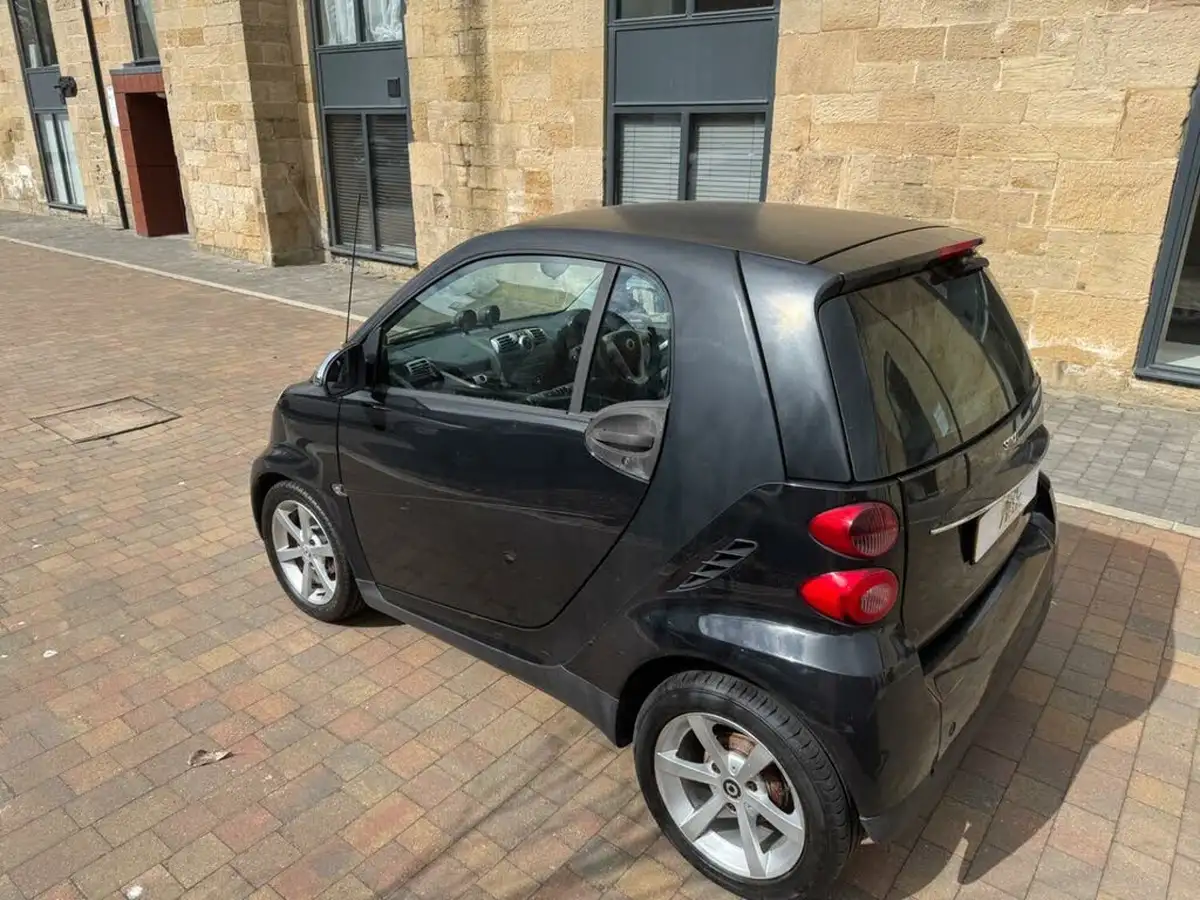 2010-smart-fortwo-08td-pulse-coupe-semi-a-big-21