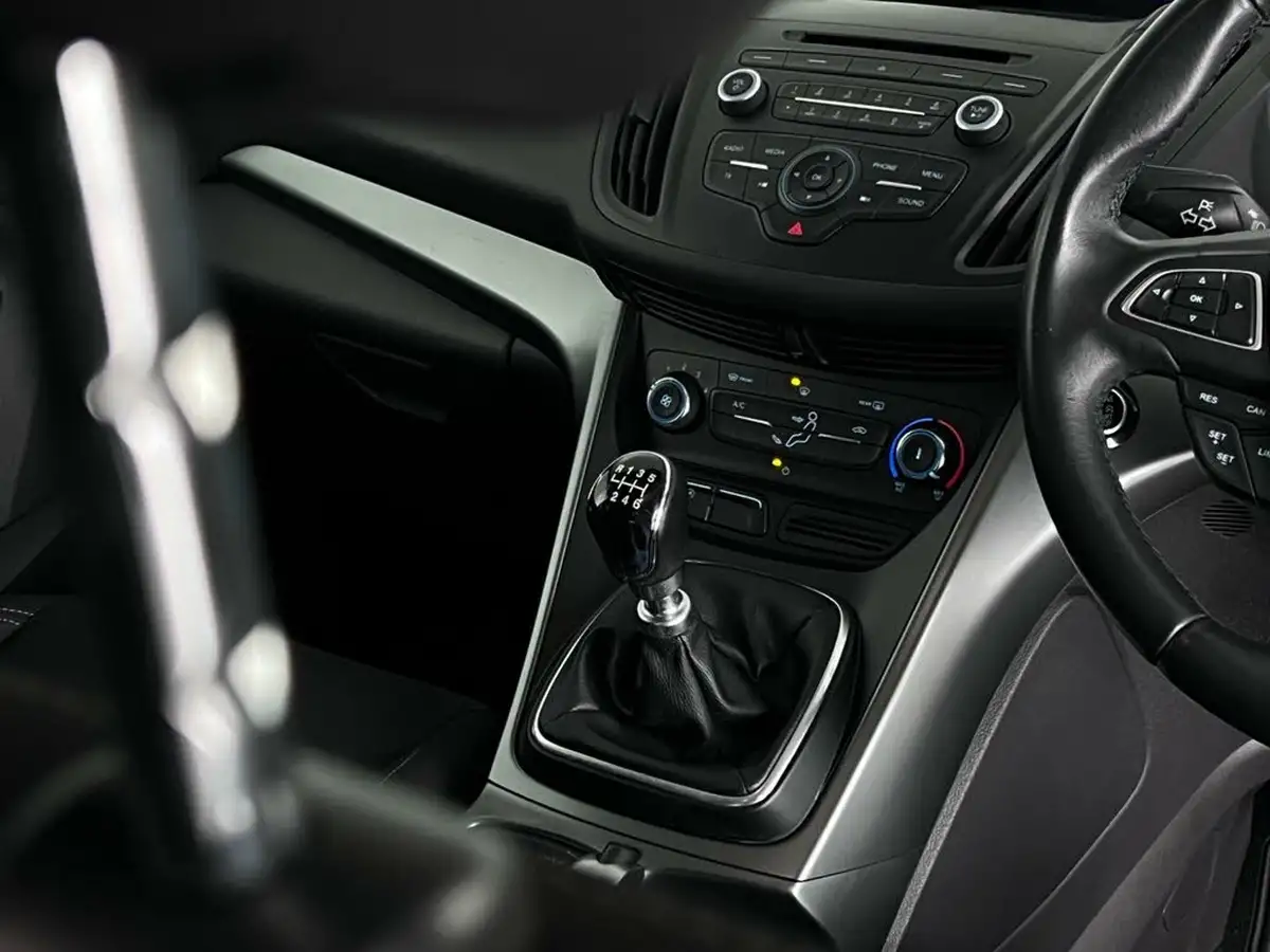 2017-ford-kuga-15tdci-zetec-ss-big-27