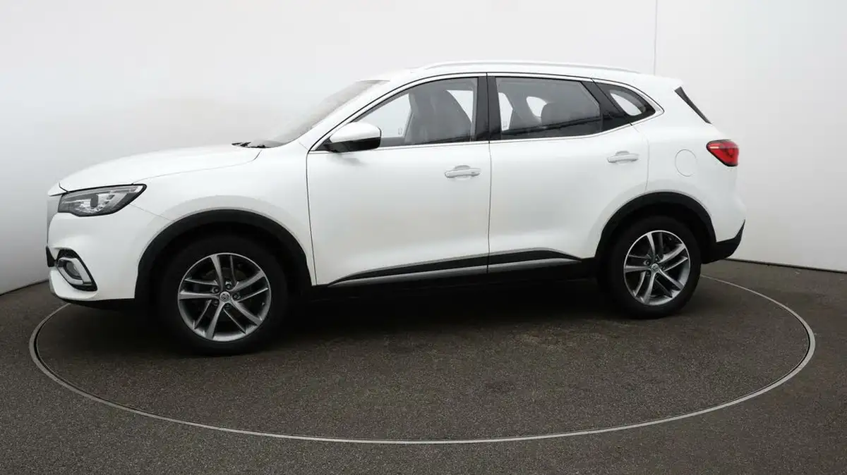 2022-mg-hs-15t-gdi-exclusive-162ps-big-60
