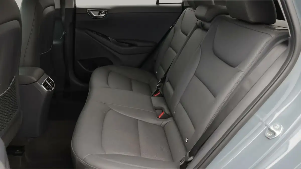 2022-hyundai-ioniq-e-premium-se-electric-big-16