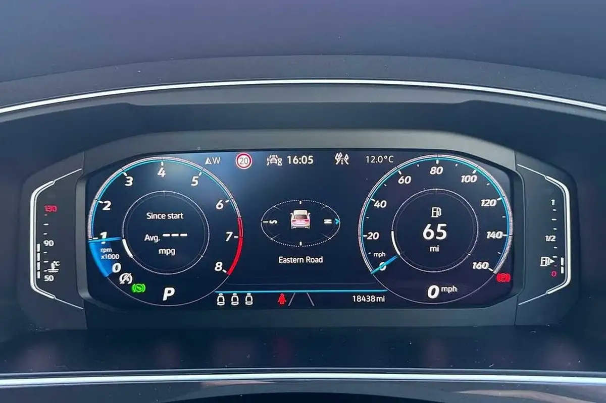 2022-volkswagen-tiguan-15-tsi-r-line-edition-big-15