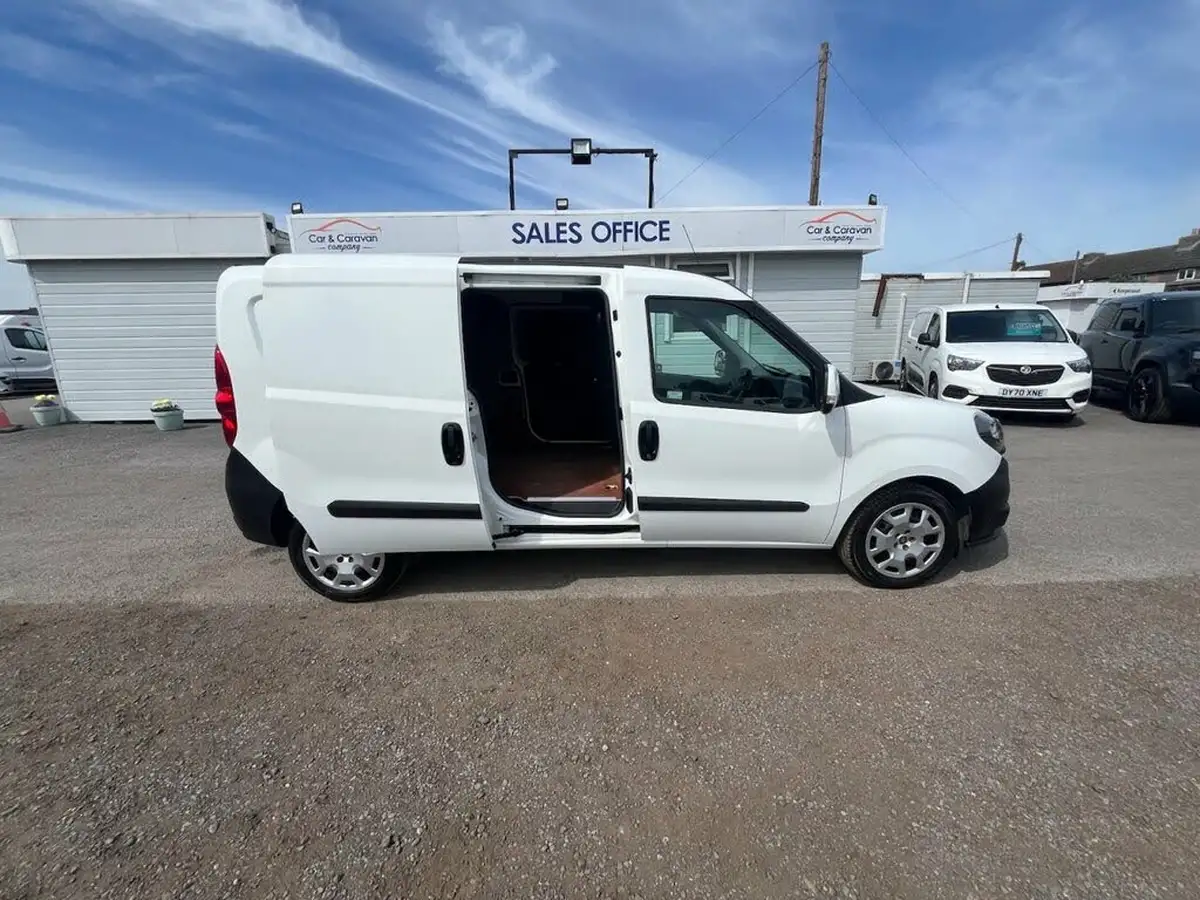 2021-fiat-doblo-cargo-16td-l2h1-maxi-tecnico-120bhpeu6dt-panel-van-big-5