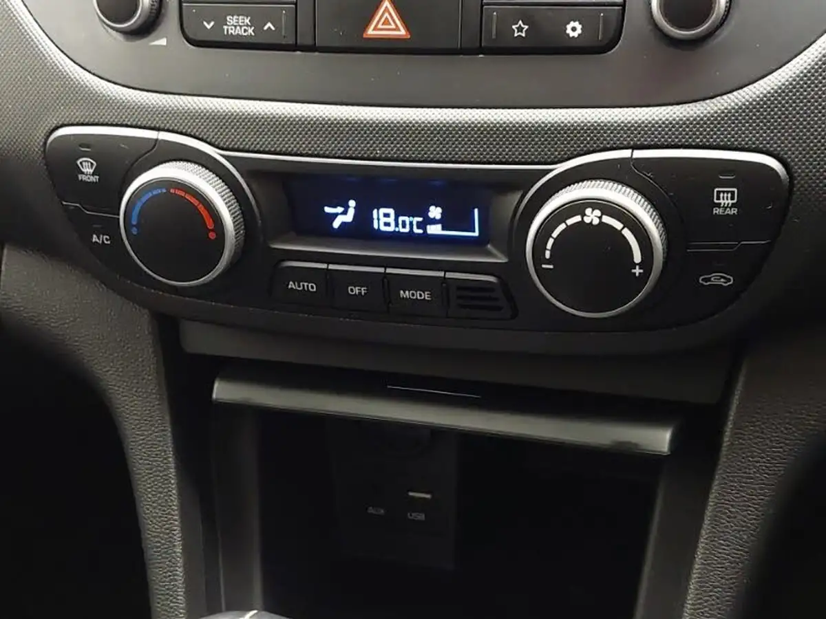 2019-hyundai-i10-10-premium-67ps-big-13