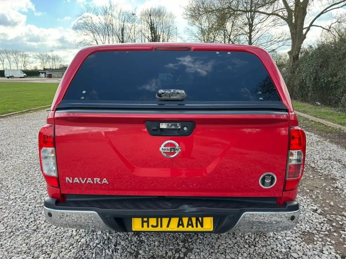 2017-nissan-navara-23dci-tekna-big-9