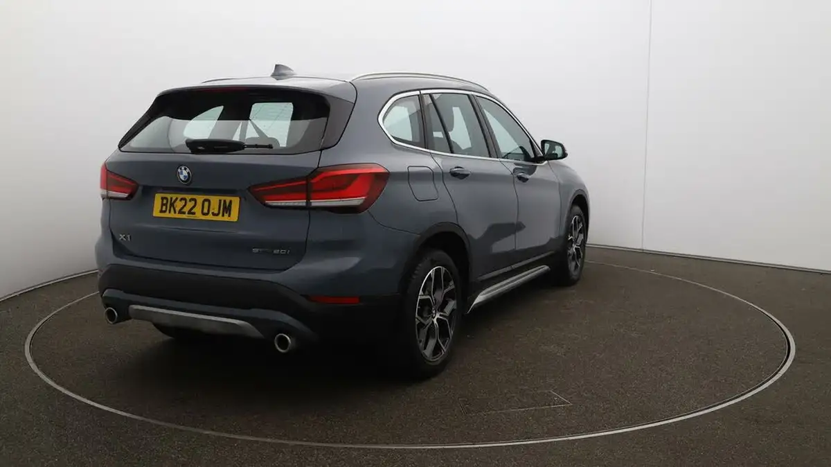 2022-bmw-x1-20-sdrive20i-xline-big-46