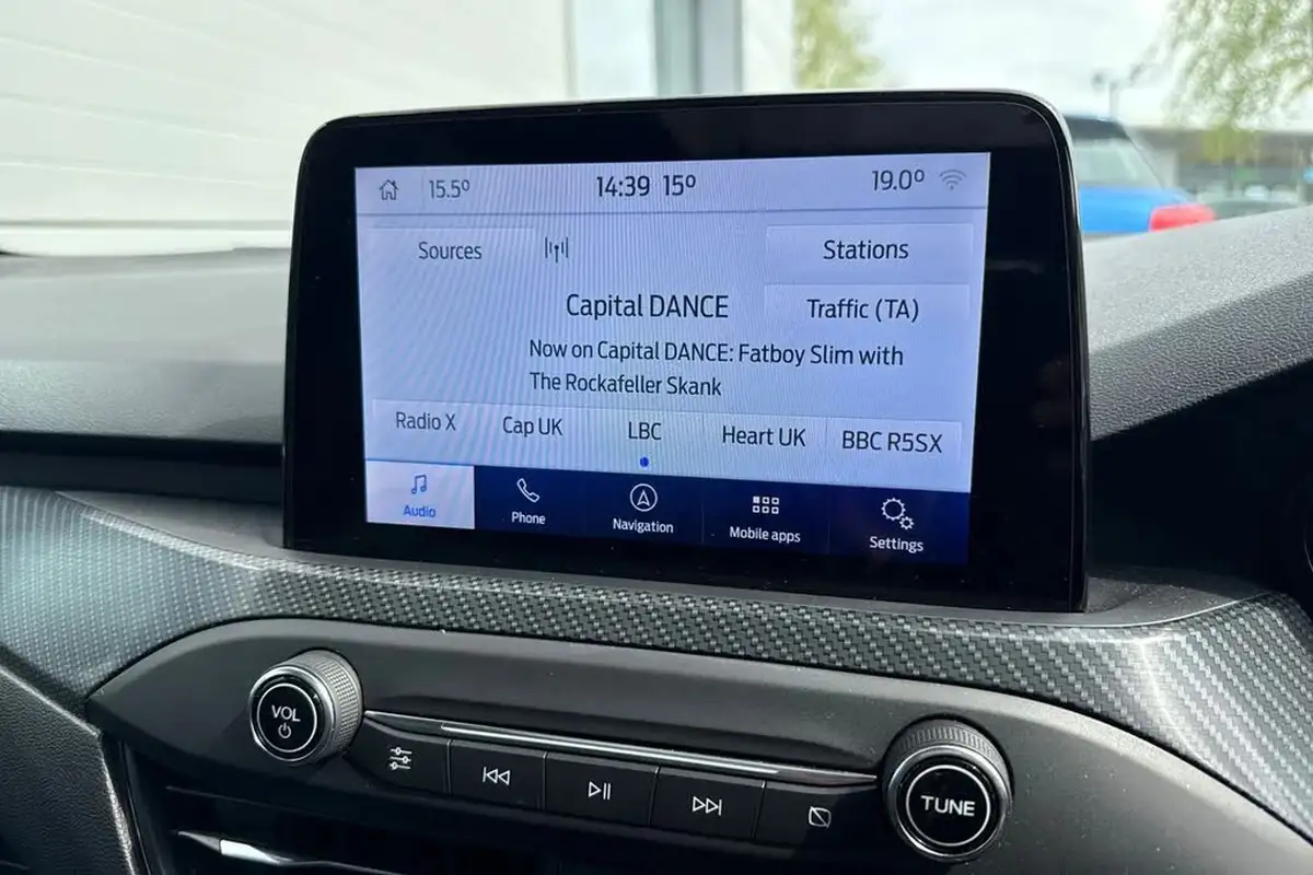 2019-ford-focus-20-st-line-x-estate-auto-big-28