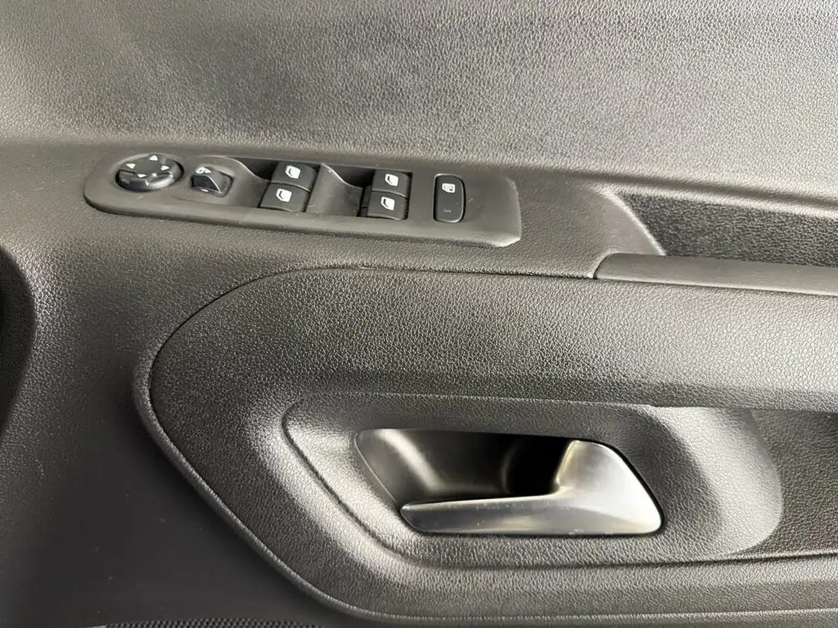 2021-vauxhall-combo-life-15-se-xl-100ps-big-38