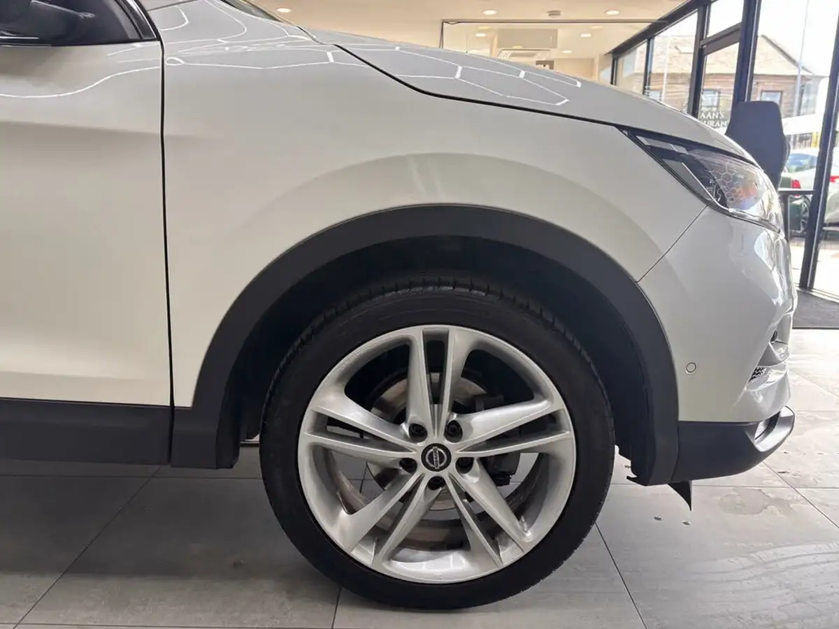 2019-nissan-qashqai-13-dig-t-n-motion-160ps-big-26