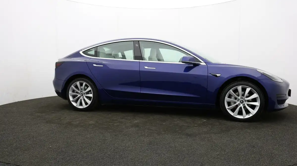 2020-tesla-model-3-e-standard-plus-big-35