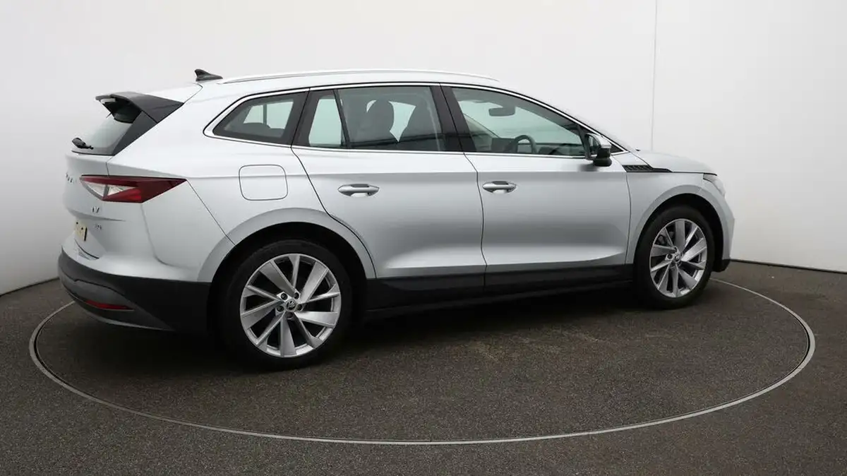2021-skoda-enyaq-e-80-loft-82-kwh-big-44