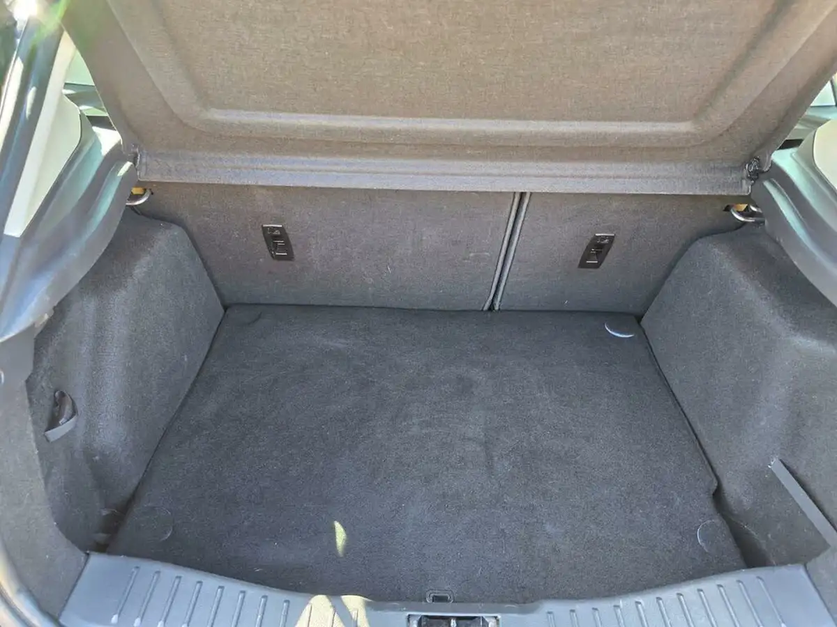 2015-ford-focus-16-zetec-hatchback-big-39