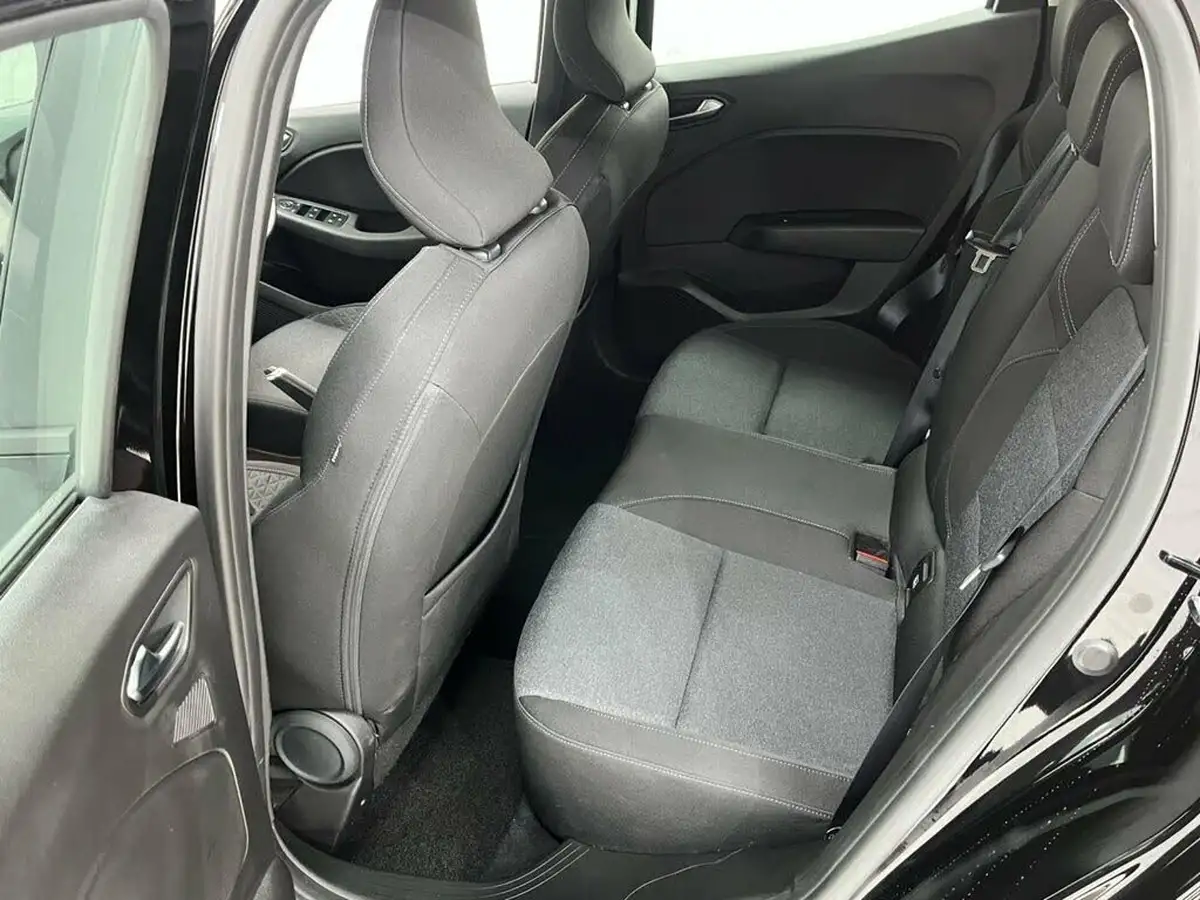 2022-renault-clio-10-tce-iconic-edition-big-28