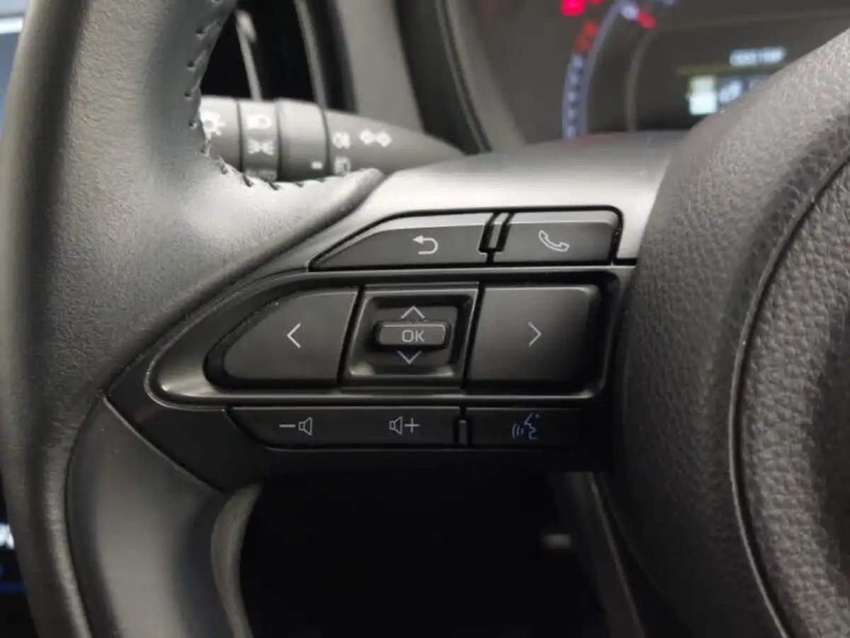 2022-toyota-aygo-x-10-vvt-i-edge-big-14