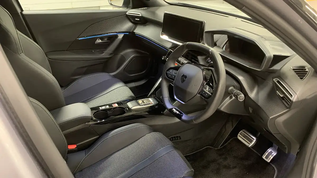 2024-peugeot-2008-suv-e-gt-136ps-50kwh-big-10