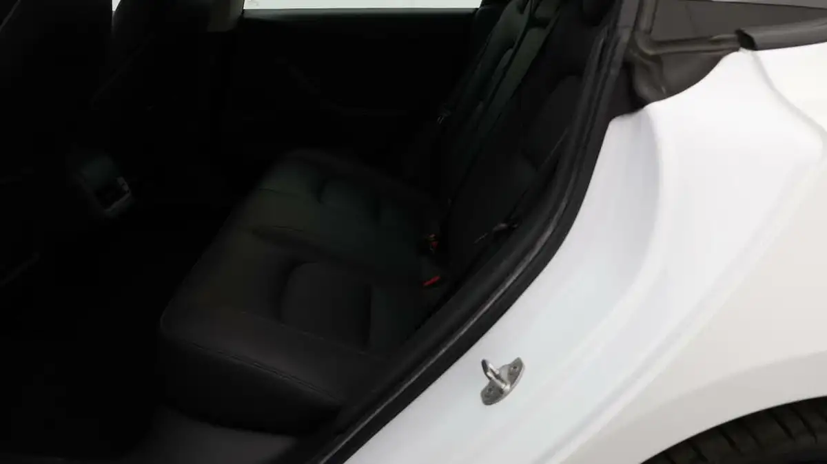 2021-tesla-model-3-e-standard-plus-big-15