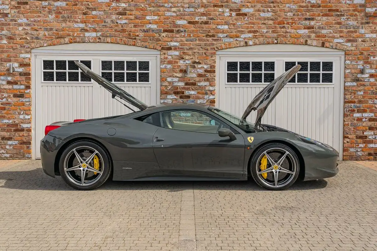 2011-ferrari-458-45-italia-big-29