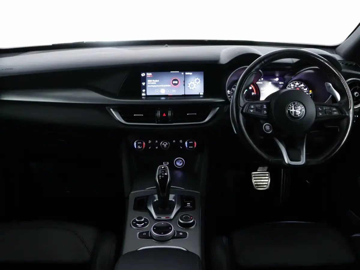 2022-alfa-romeo-stelvio-20-veloce-big-14