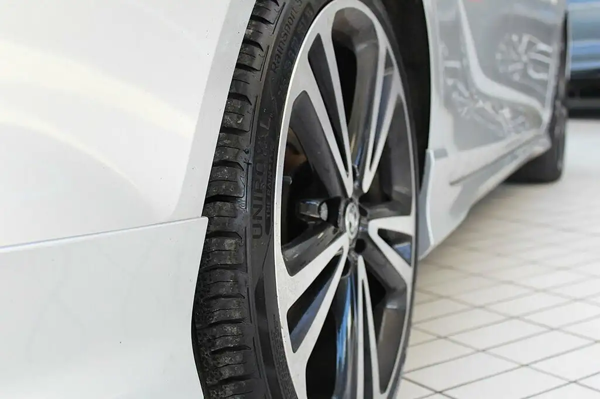 2020-vauxhall-insignia-grand-sport-15-turbo-d-sri-vx-line-nav-big-14