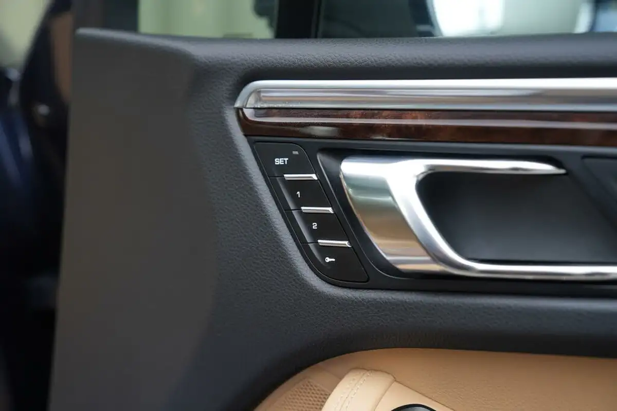2016-porsche-macan-30td-s-big-29