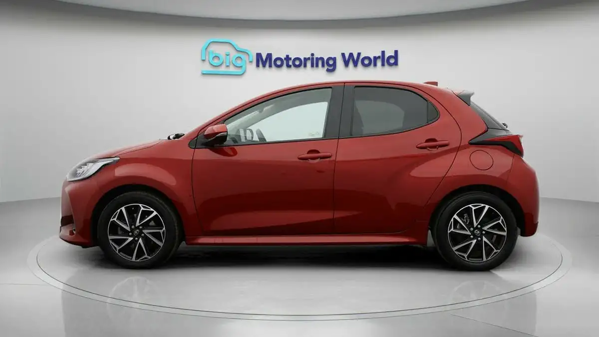 2021-toyota-yaris-15-vvt-i-design-big-3
