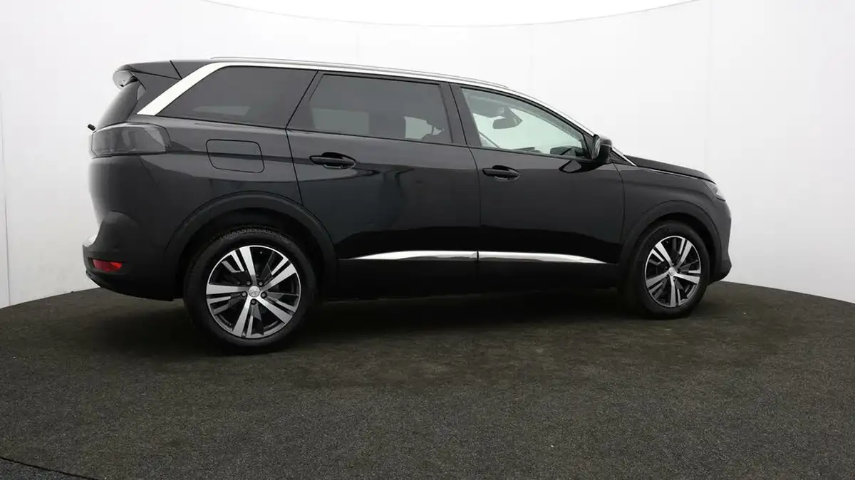 2021-peugeot-5008-suv-12-puretech-allure-big-29