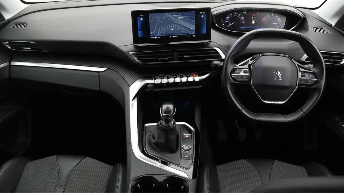 2021-peugeot-5008-suv-12-puretech-allure-big-12