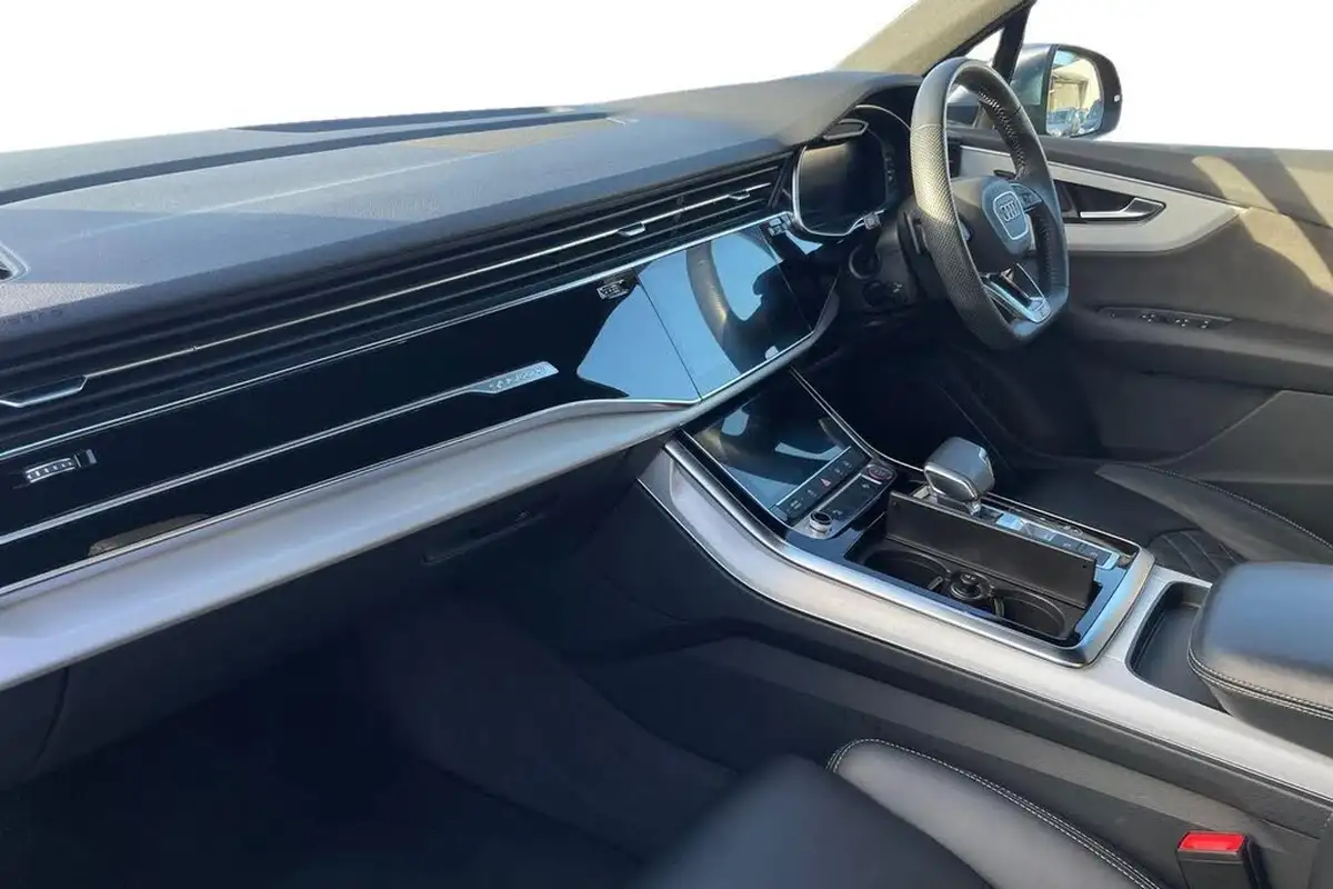2020-audi-sq7-40tdi-big-8