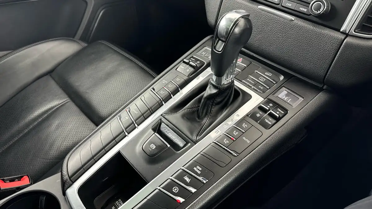2018-porsche-macan-20-252ps-ss-big-20