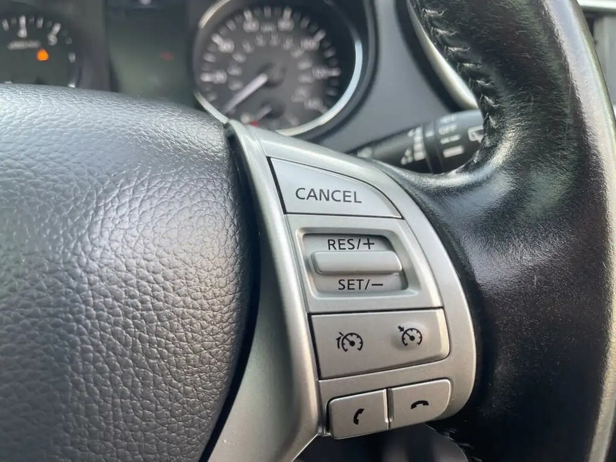 2015-nissan-qashqai-12-tekna-xtronic-cvt-big-35