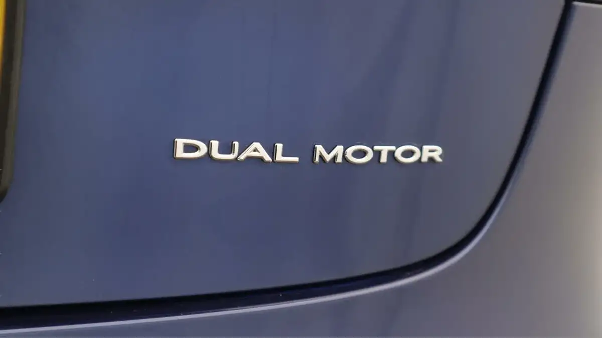 2021-tesla-model-3-e-long-range-awd-big-22