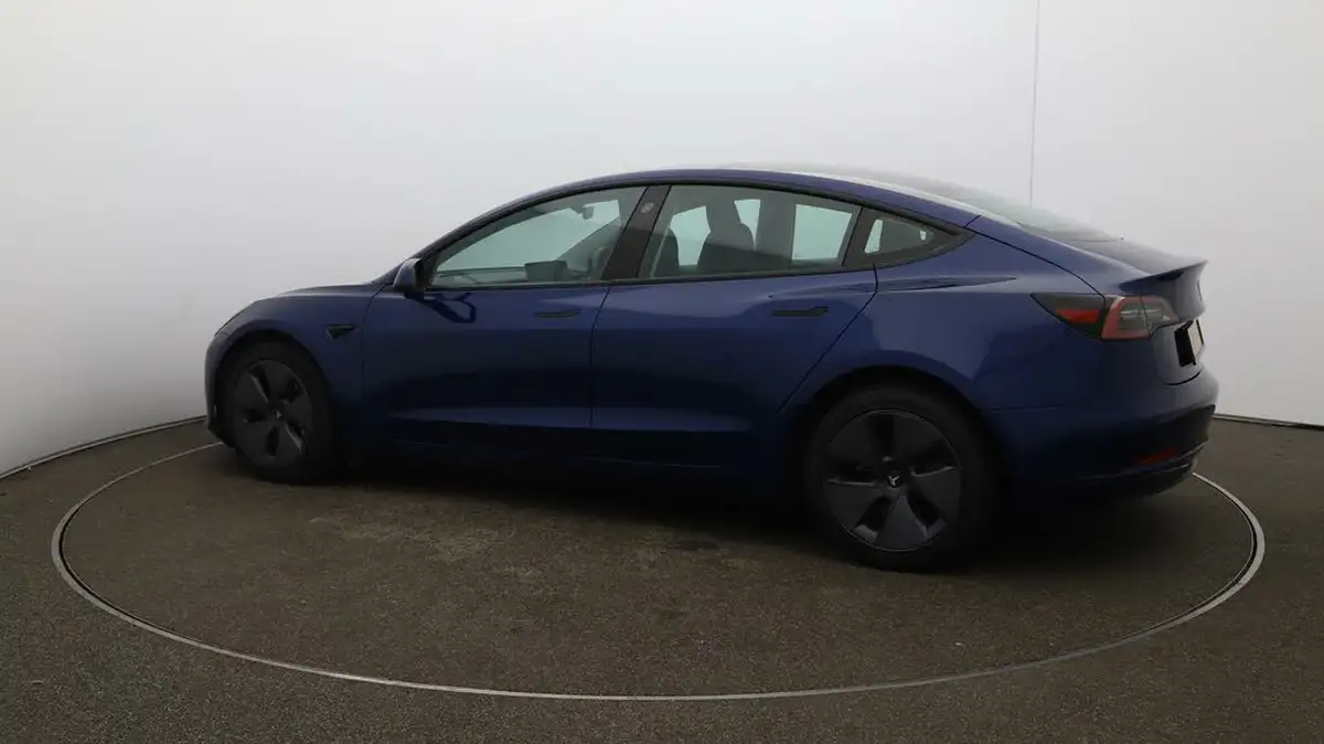 2021-tesla-model-3-e-long-range-awd-big-39