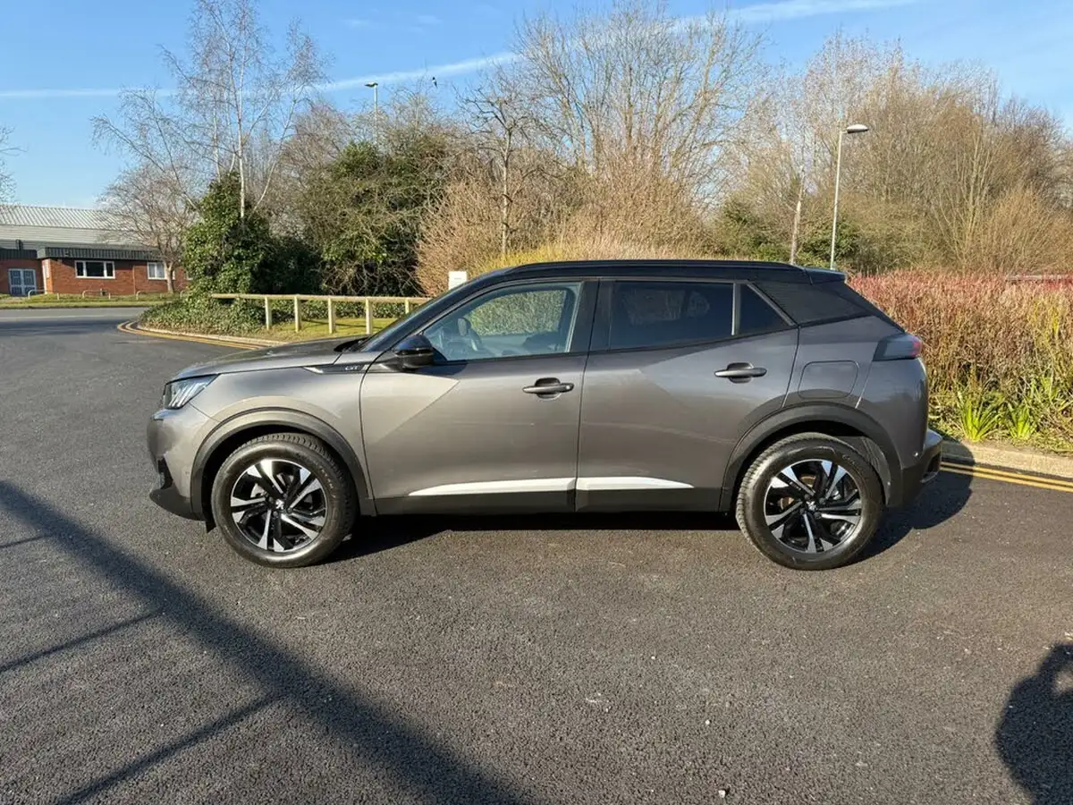 2021-peugeot-2008-suv-12-puretech-gt-eat8-big-5
