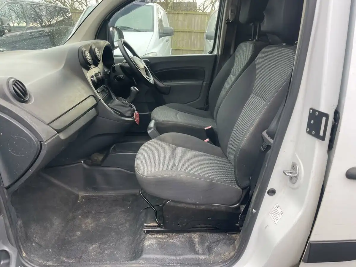 2014-mercedes-benz-citan-15-cdi-109-compact-panel-van-big-14