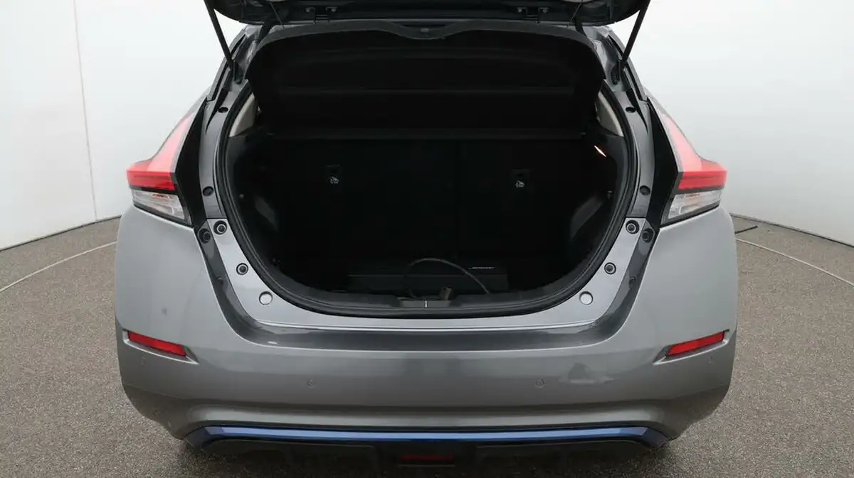 2022-nissan-leaf-e-tekna-big-17