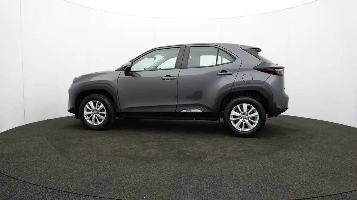 2024-toyota-yaris-cross-15-vvt-i-icon-big-62