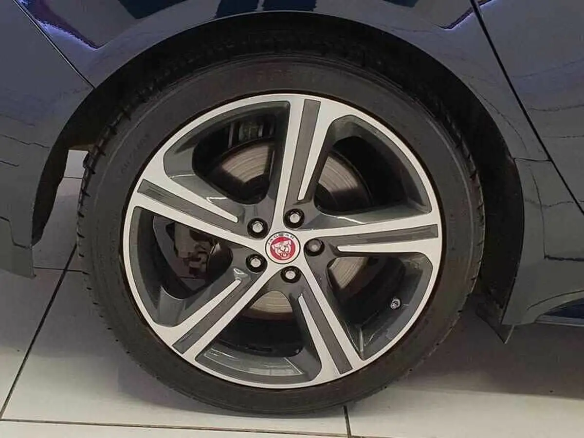 2019-jaguar-xf-20td-r-sport-180ps-ss-sportbrake-5d-auto-big-7