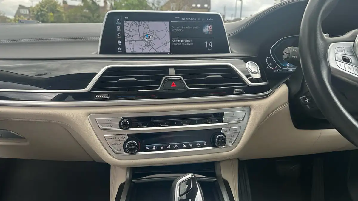 2021-bmw-7-series-30-745le-big-23