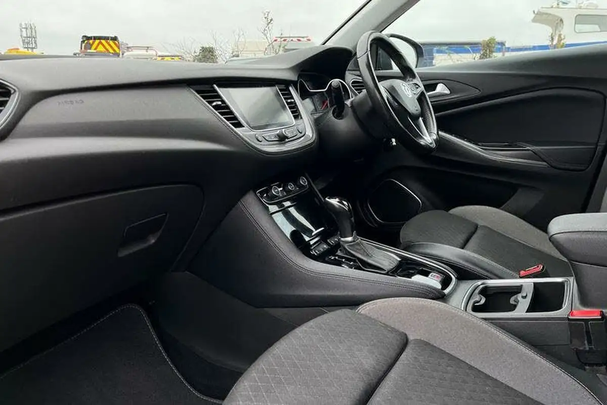 2019-vauxhall-grandland-x-12-sport-nav-auto-big-17