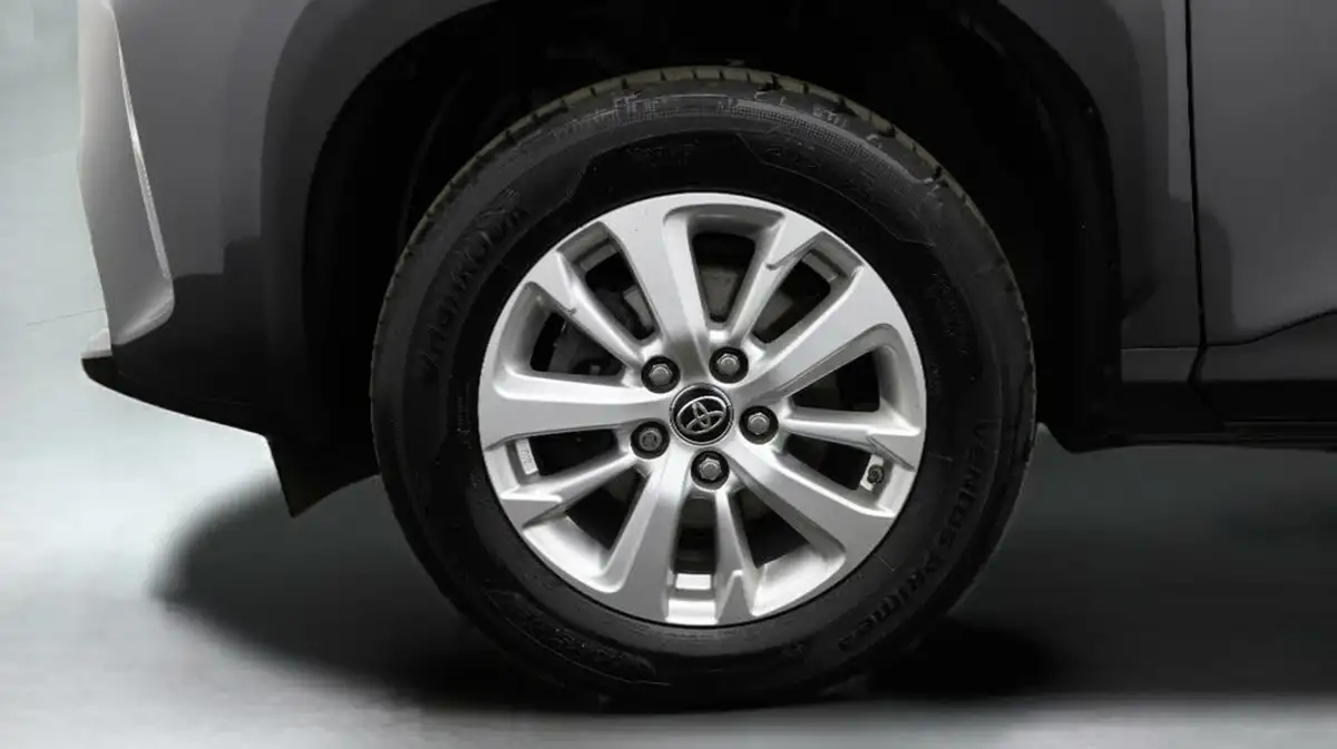2024-toyota-yaris-cross-15-vvt-i-icon-big-17