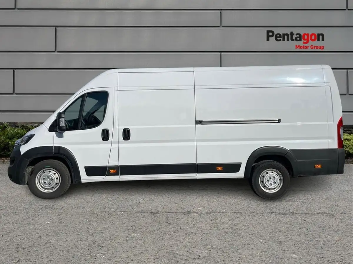 2023-peugeot-boxer-22-bluehdi-professional-premium-435-l4h2-big-11